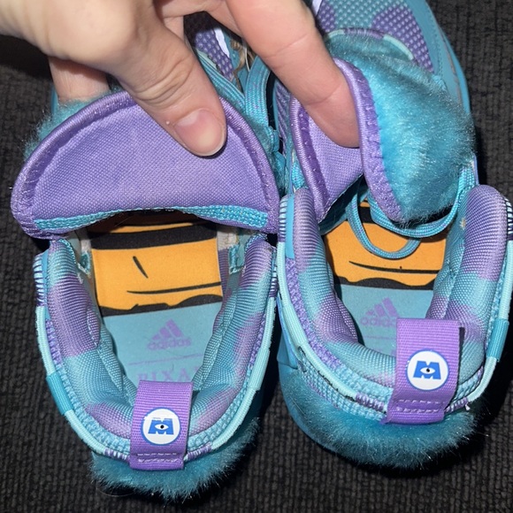 Adidas monsters inc boys 3.5 - Picture 6 of 6